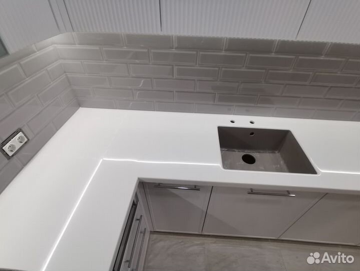 Каменная столешница (акрил, кварц)