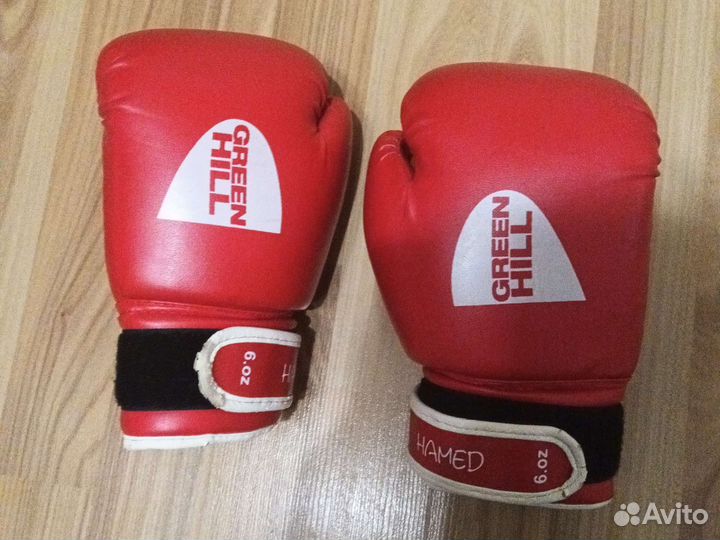 Боксерские перчатки