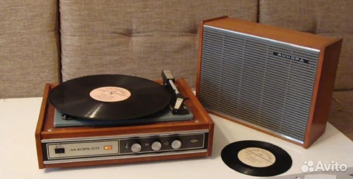 Виниловый проигрыватель Аккорд 203