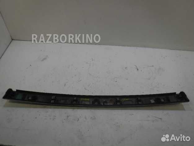 Накладка двери багажника