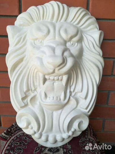 Барельеф льва