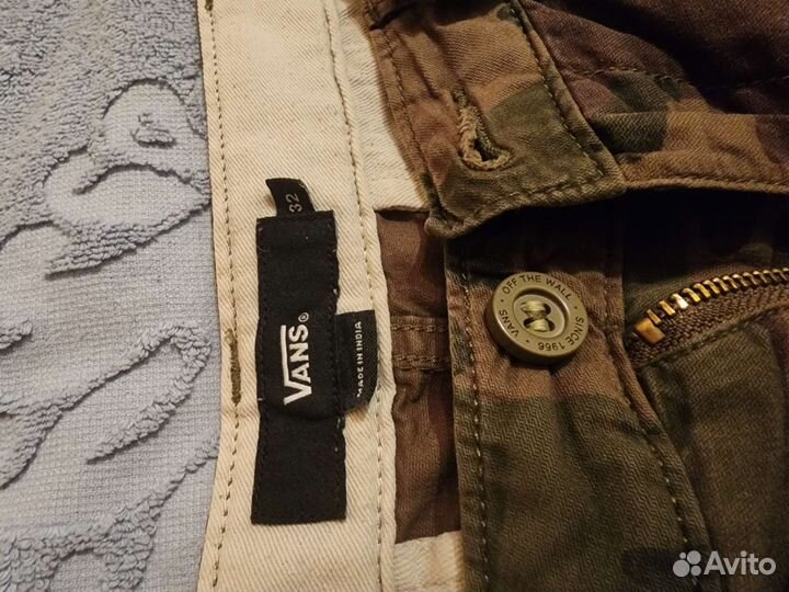 Джинсовые шорты Vans
