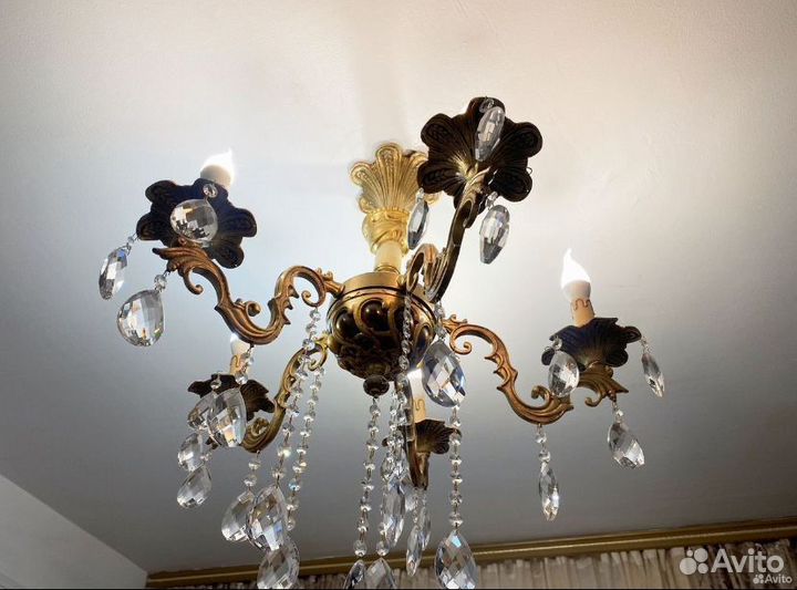 Продается люстра