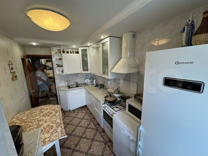 4-к. квартира, 80 м², 6/10 эт.