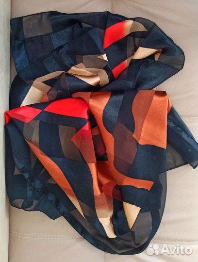 Шелковый платок новый
