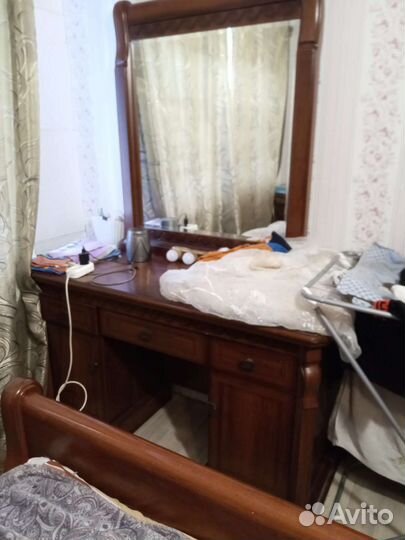 Спальный гарнитур из массива дерева бу