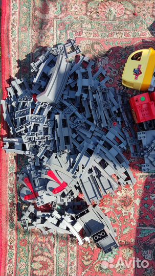 Lego duplo поезда с доп.рельсами, робот, самолёты