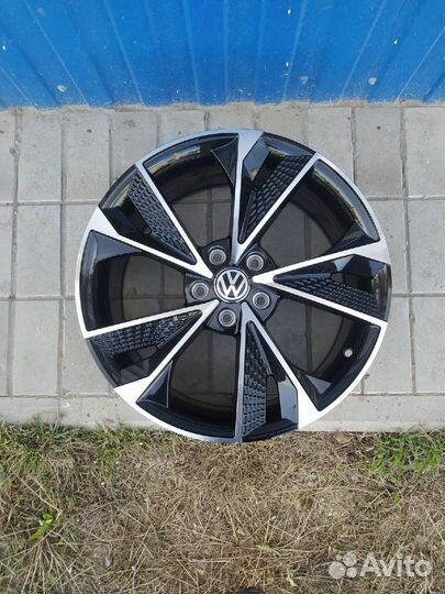 R18/5/112 Новые audi WV Passat, Skoda Мерседес