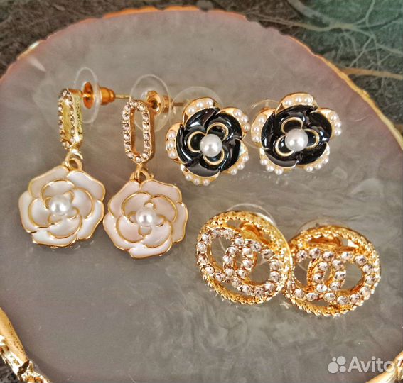 Серьги в стиле Шанель