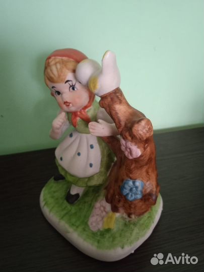 Фарфоровая немецкая статуэтка Goebel