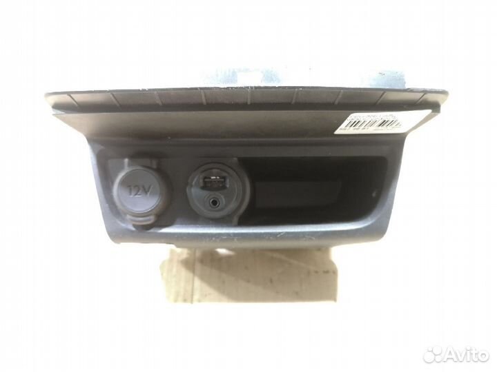 Бардачок Peugeot 208 VF3CC