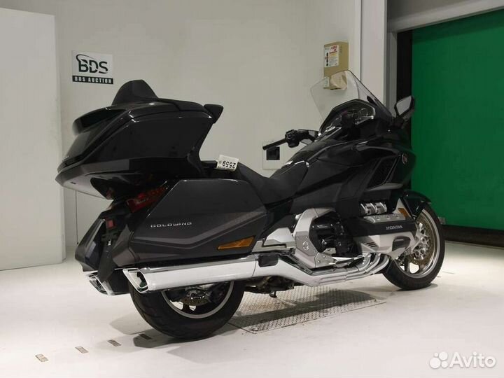 Продам Honda GL 1800 gold wing tour DCT