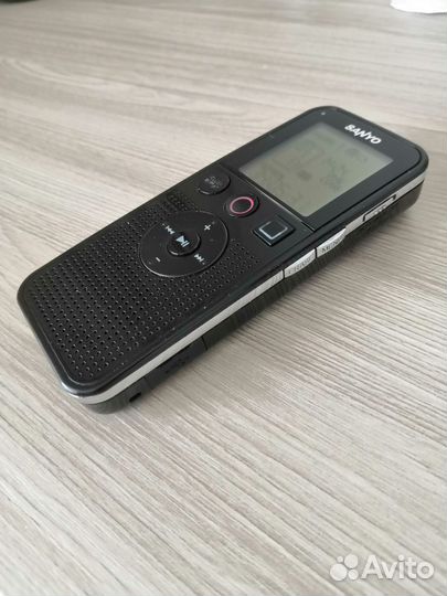 Диктофон Sanyo ICR-FP450 + флешка