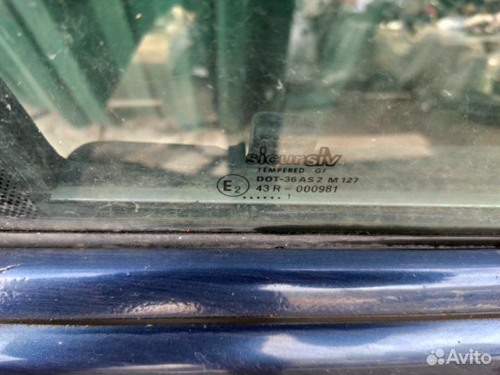 Стекло дверное переднее правое Opel Omega A