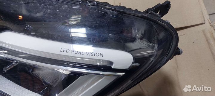 Продаю фару на renault arkana