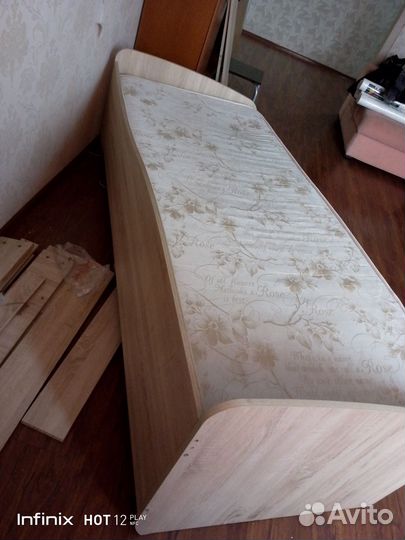 Детская кровать так и взрослый поместится