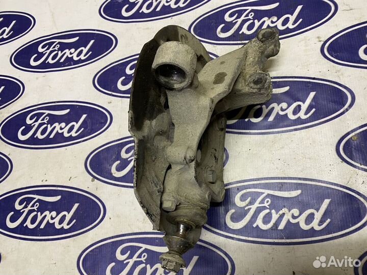 Поворотный кулак левый Volvo S60 S80 в сборе