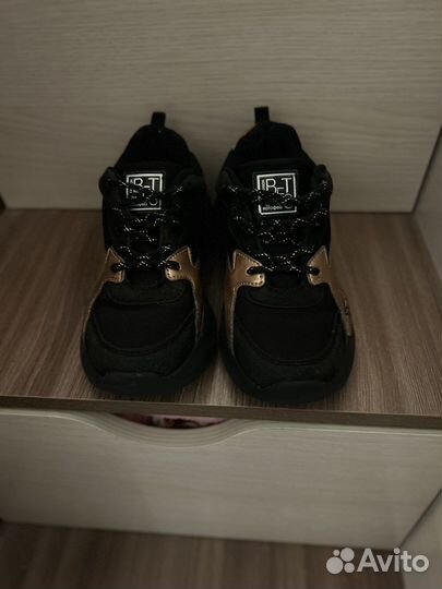 Кроссовки Котофей, размер 35