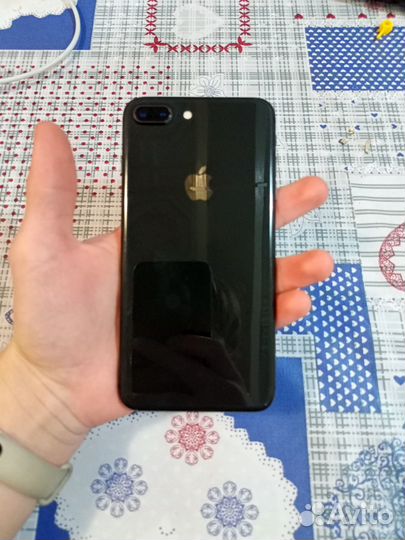 iPhone 8 Plus, 64 ГБ