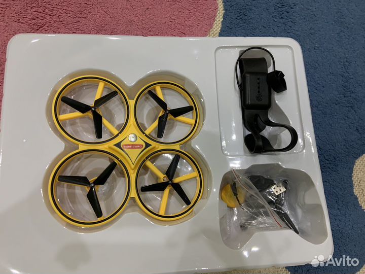 Квадрокоптер twinbee с управлением часами