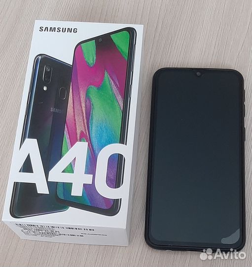 Samsung Galaxy A40, 4/64 ГБ