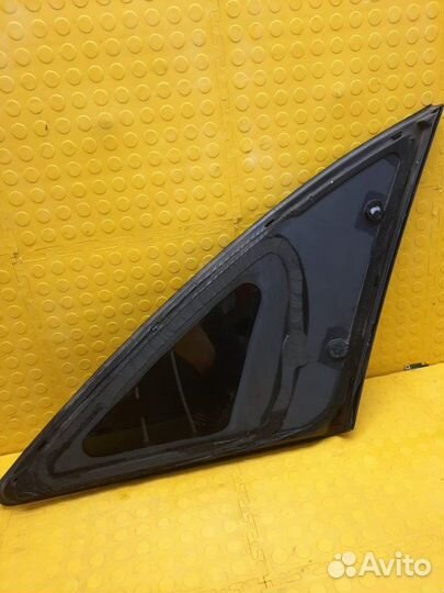 Стекло боковое заднее левое Infinity Fx35 S50
