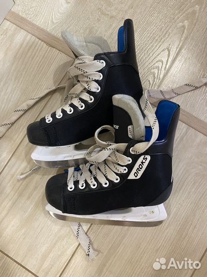 Коньки хоккейные детские 35 размер