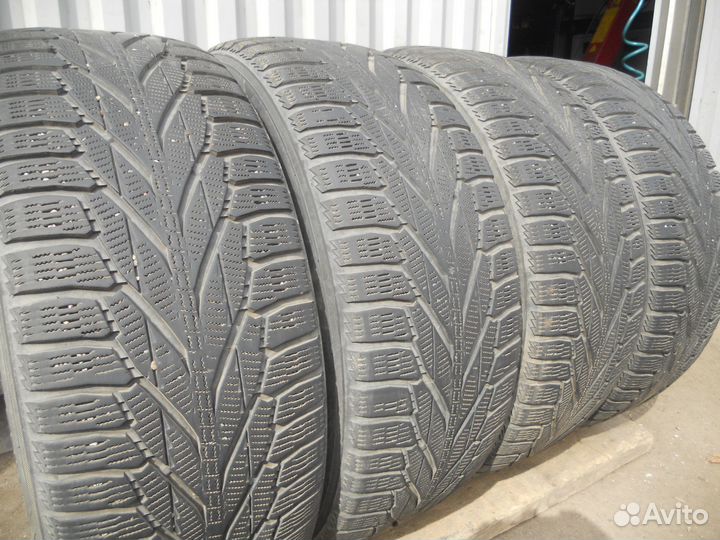 Nokian Tyres Hakkapeliitta R2 SUV 235/60 R17 106R