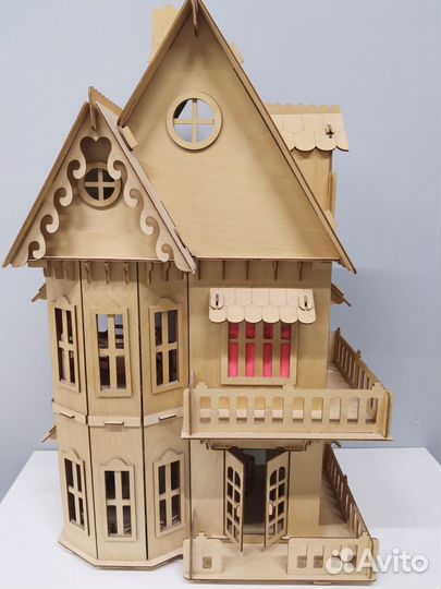 Деревянный домик для кукол