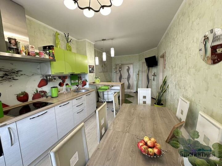 2-к. квартира, 71,1 м², 13/18 эт.