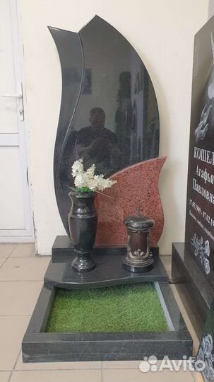 Памятники