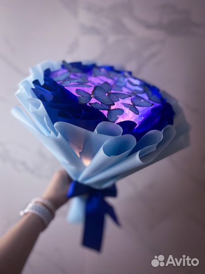 Букет из бабочек светящийся, светится в темноте