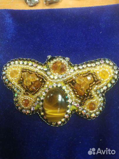 Брошь тигровый глаз, стразы Сваровски