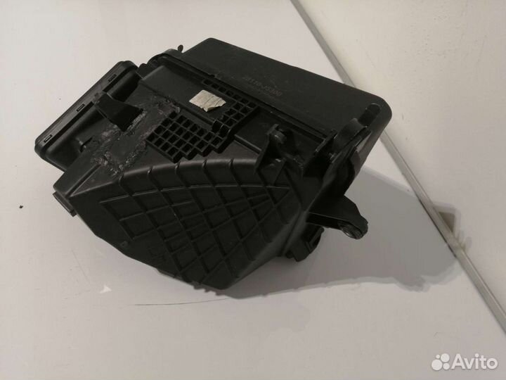 Корпус воздушного фильтра Kia Stinger