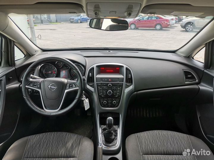 Opel Astra, 2013