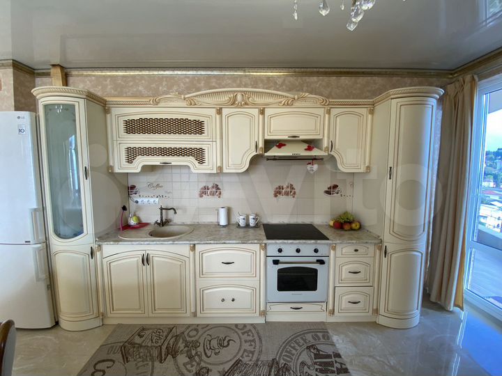 3-к. квартира, 102 м², 12/17 эт.