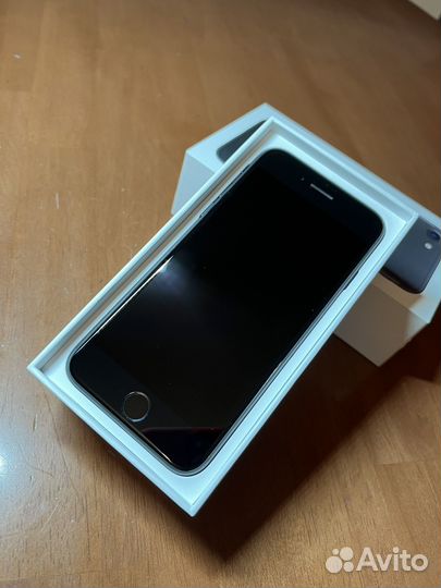 Телефон iPhone 7