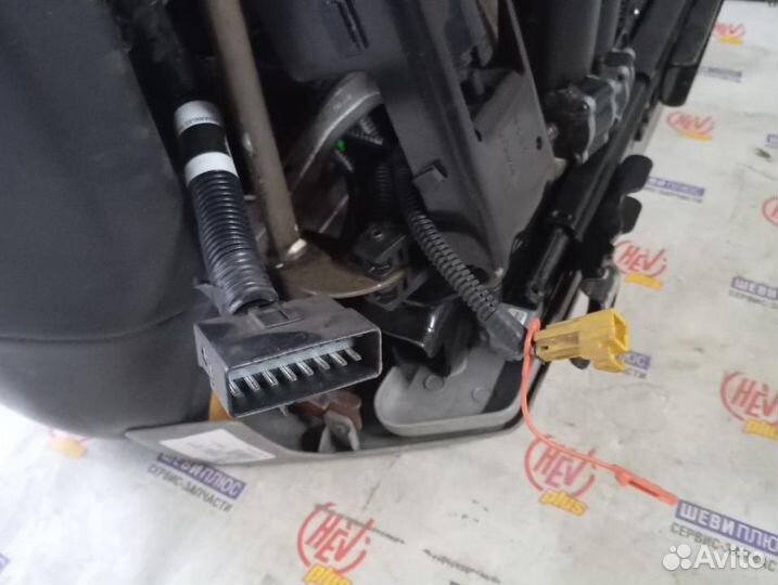 Сиденье переднее правое Chevrolet TrailBlazer