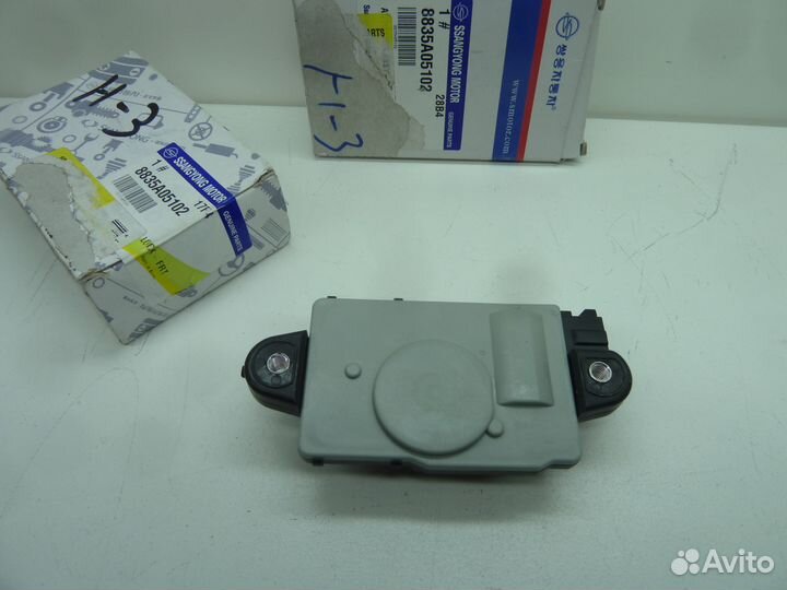 SsangYong Korando Моторчик привода замка двери