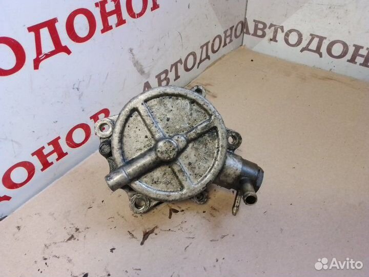 Вакуумный насос Nissan Almera Tino 2.2TD 2002