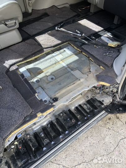 Выезжающее инвалидное кресло с электро приводом