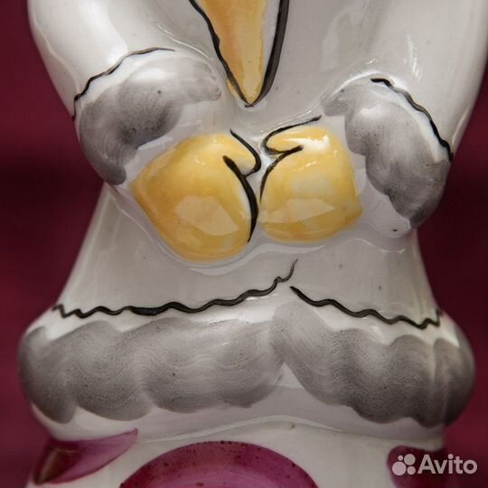 Фарфоровая статуэтка