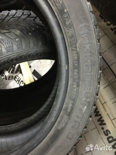 Nokian Tyres Hakkapeliitta 8 205/50 R17 93T