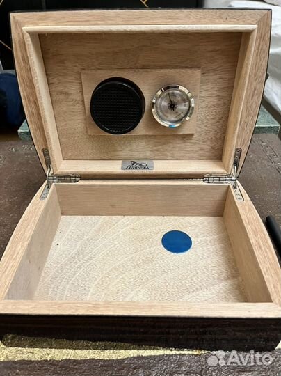 Хьюмидор Lubinski на 30 сигар с пепельницей