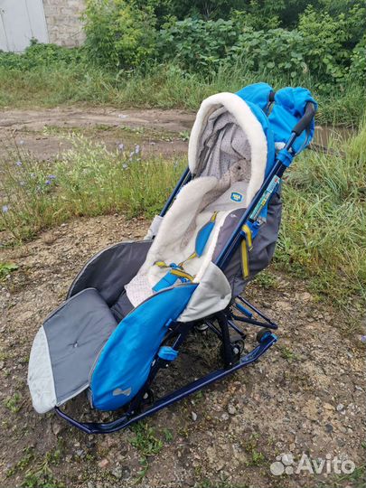 Детские санки на колесах