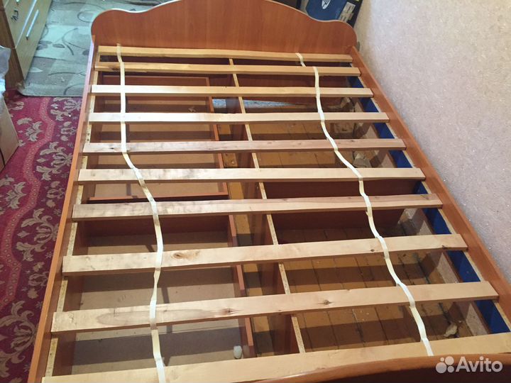 Кровать без матрасса
