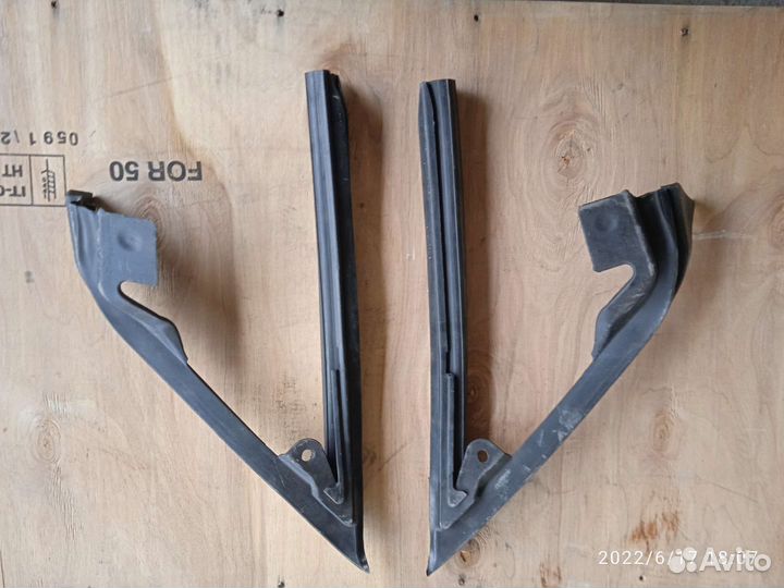 Уплотнитель двери ford Mustang 5