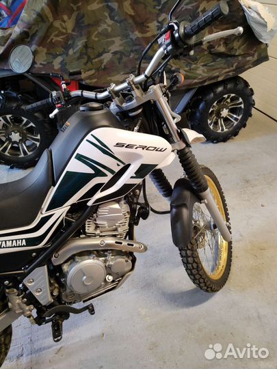 Мотоцикл Ямаха Серов 250
