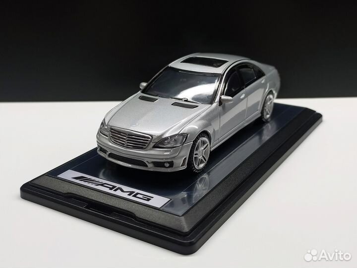 1:43 Mercedes S63 AMG