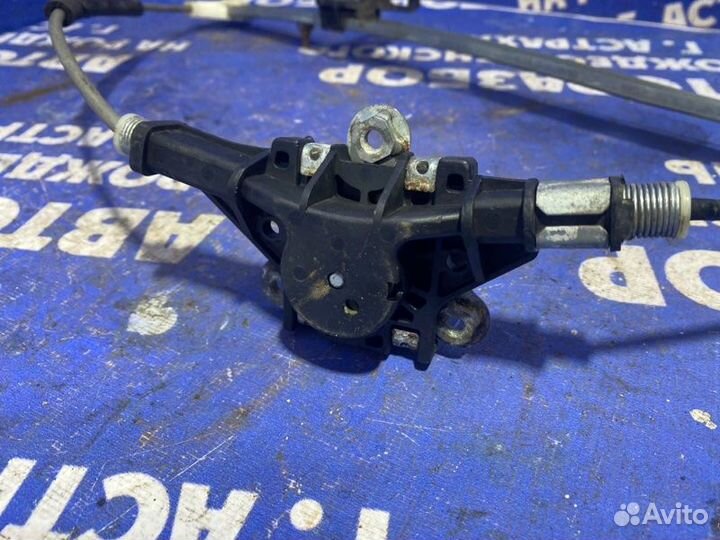 Задний правый стеклоподъемник Mazda 3 Bk седан Z6